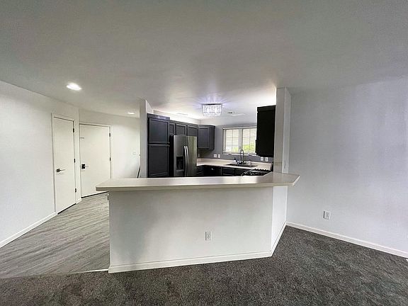 4th image of 1066 Lakeland Way
