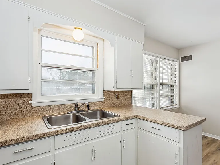 1733 N Holyoke Ave — Photo 10