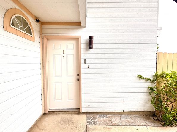 1205 International Blvd APT 1, Laredo, TX 78045