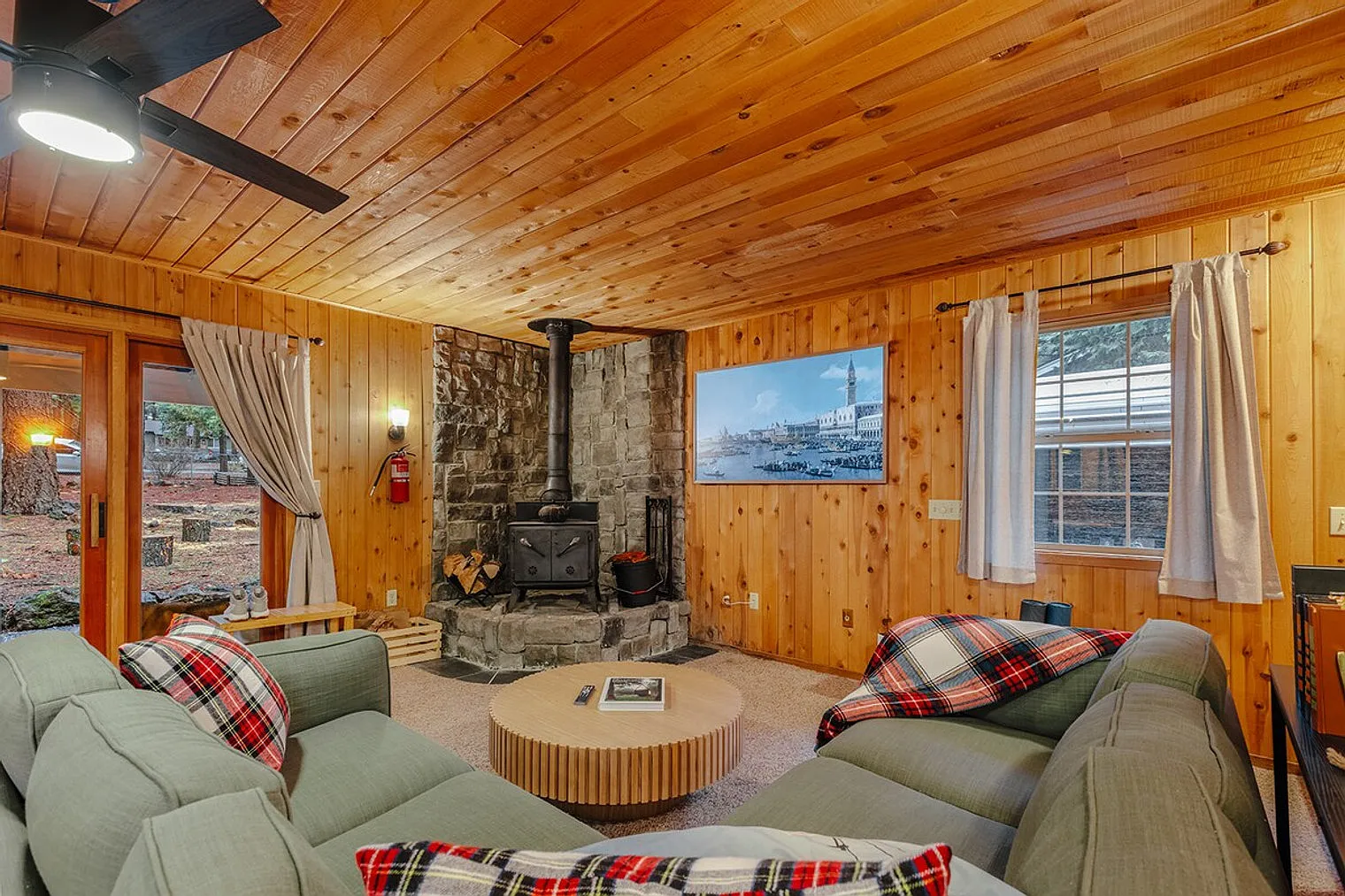 2 bed, 1.0 bath, $7,965 — Photo 4