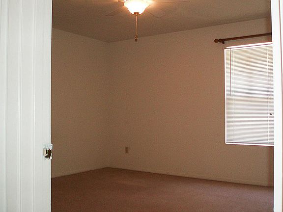 5th image of 2521 Crosstimbers St APT H4