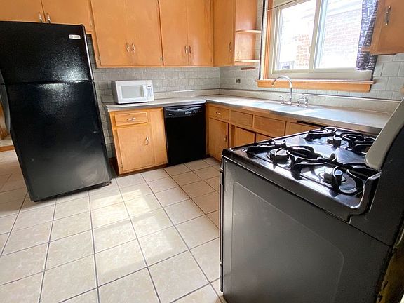 5th image of 8747 S Paxton Ave