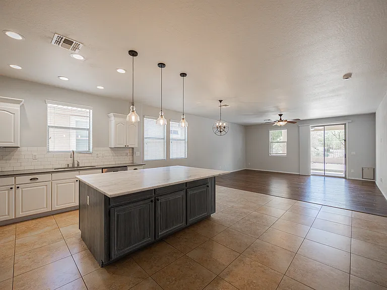 1861 E Patrick Ln — Photo 4