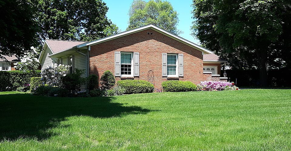 2nd image of 6026 W Lake Rd