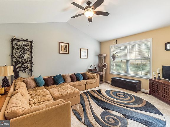 4th image of 30 Hidden Lake Dr