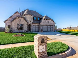 2240 W Mickey Dr, Mustang, OK 73064