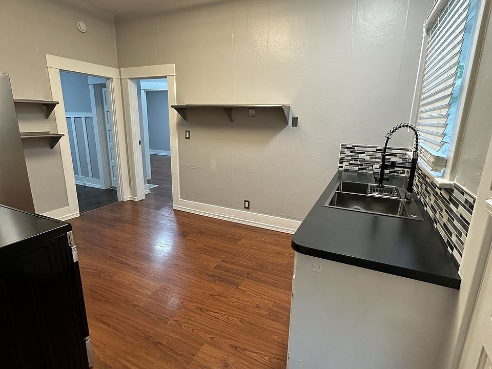 1st image of 506 E 17th St