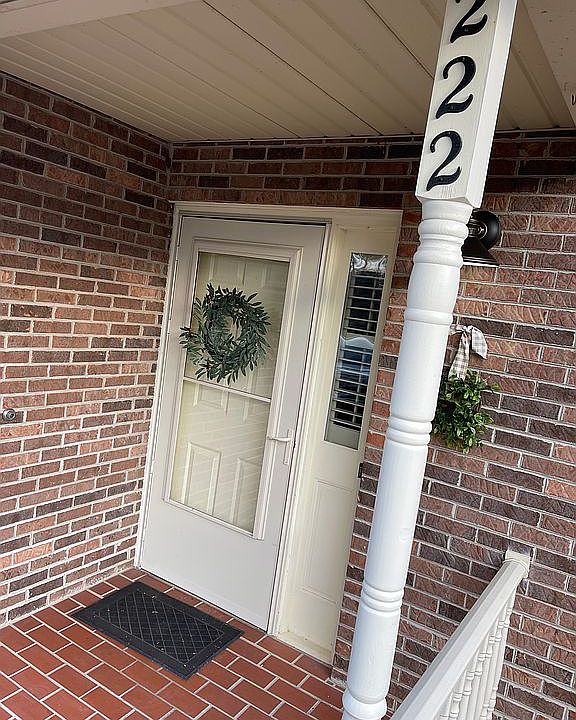 1st image of 222 S Magnolia St