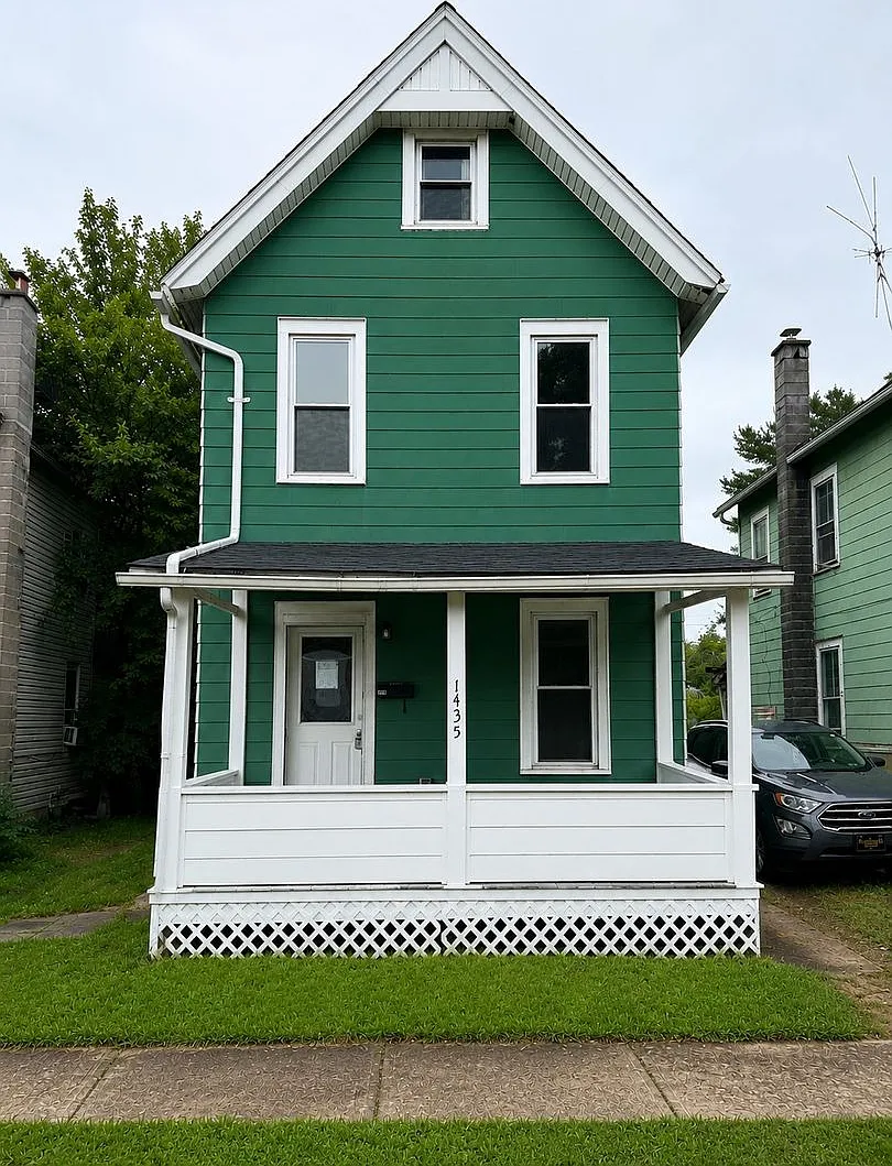 Available Now Spacious 3-Bedroom Home with a Nice Backyard! — Photo 1