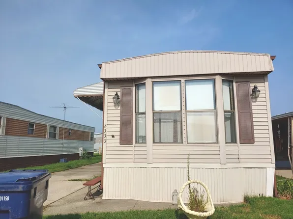 8800 S Harlem Ave Trailer 2333, Bridgeview, IL 60455