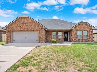 35 Blue Meadow Dr, Elgin, OK 73538