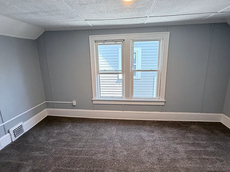 947 High Ave NW — Photo 18