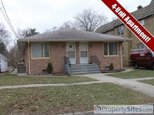 2nd image of 2114 Douglas St