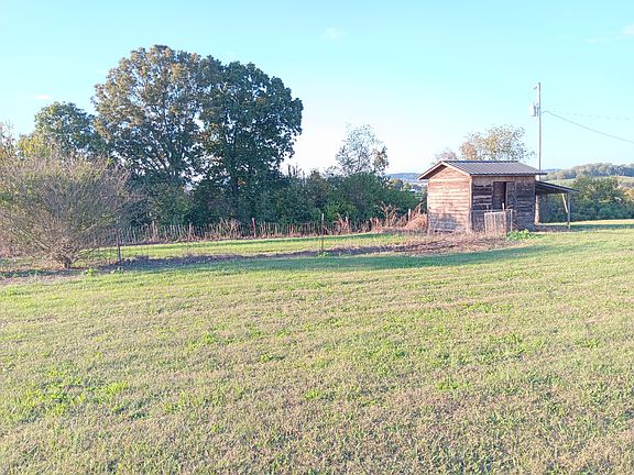 5th image of 1233 Zirkle Rd