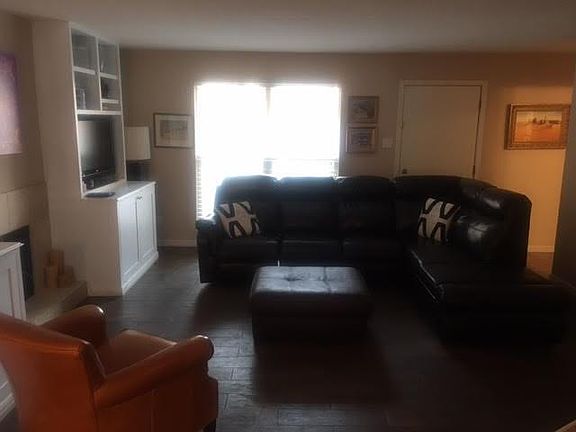 5th image of 4433 N Stanton St #15