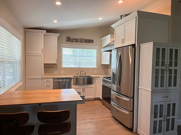 2nd image of 1169 Cota St
