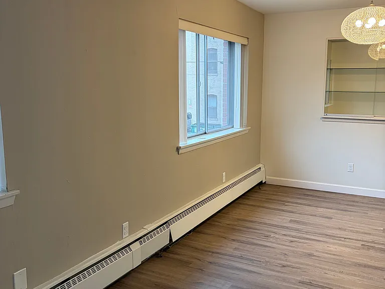 2400 E Bradford Ave — Photo 12