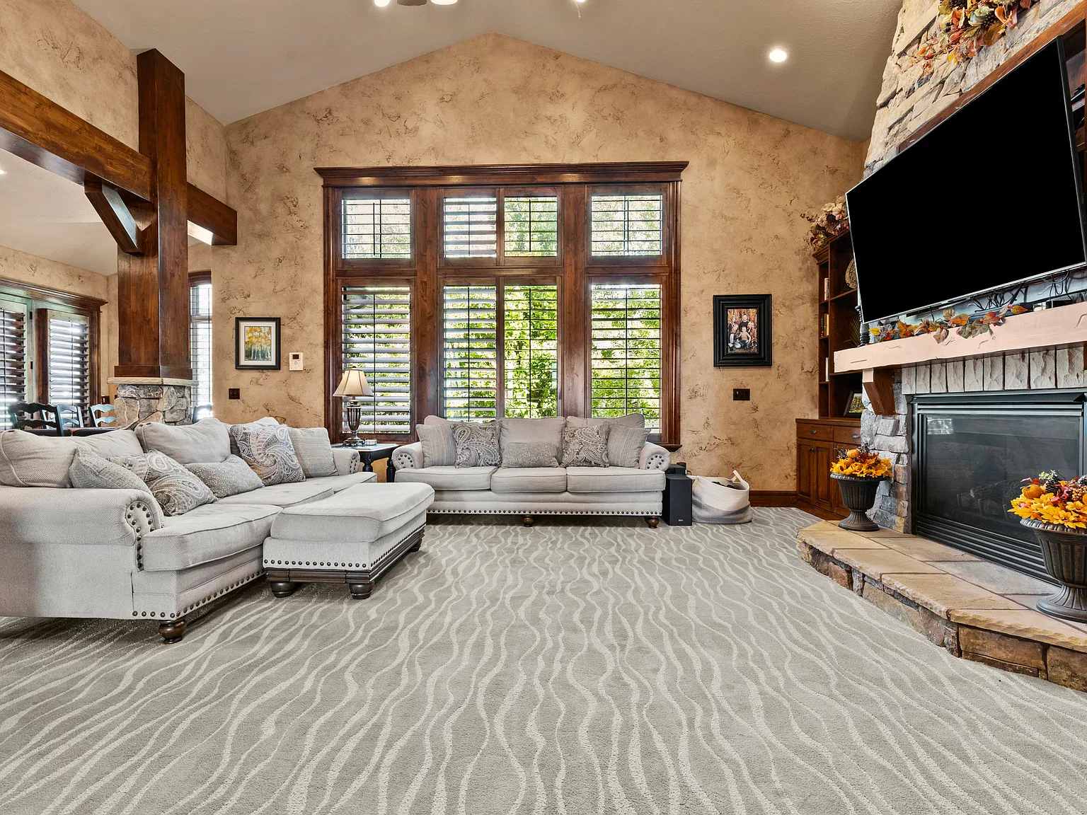 5 bed, 5219 sqft, $7,000 — Photo 3