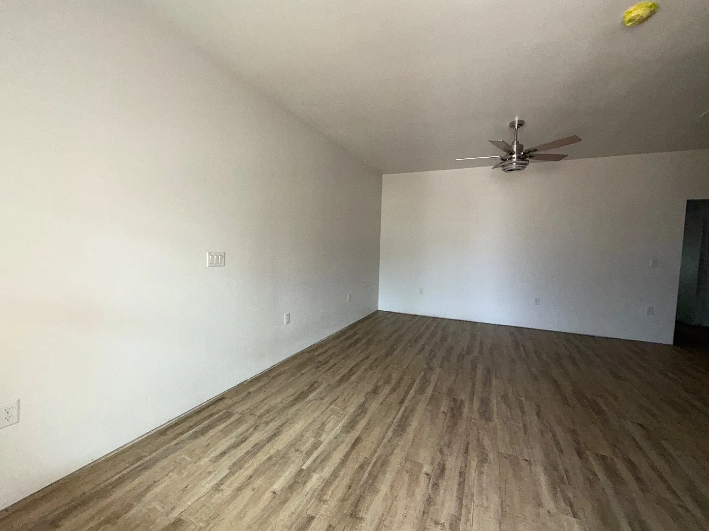 413 N Anderson St - A — Photo 4