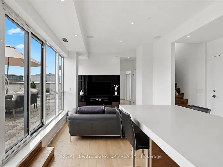 1205 Queen St W #Penthouse 704 — Photo 17