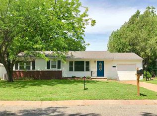 606 Morningside Dr, Wellington, KS 67152