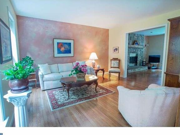 3rd image of 216 Dove Dr