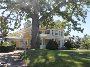 1412 State St, Tama, IA 52339