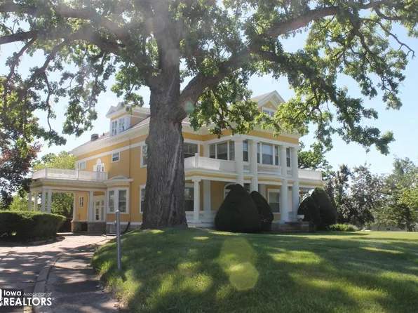 1412 State St, Tama, IA 52339