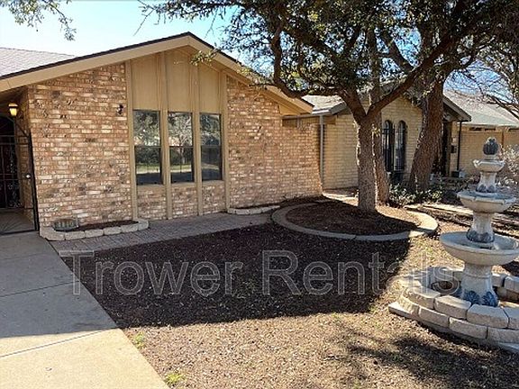 2nd image of 4660 Lemonwood Ln