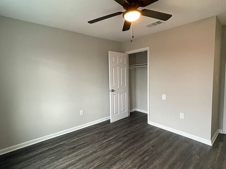 1514 N Luzerne Ave — Photo 31