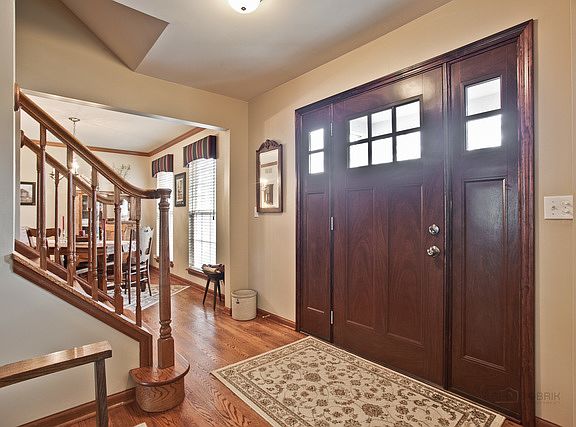 3rd image of 863 Waterford Dr