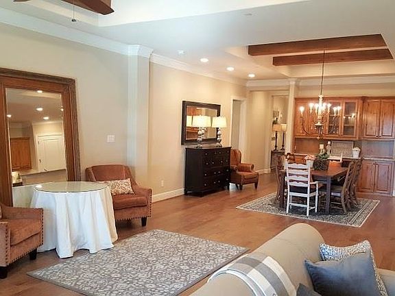 3rd image of 373 Watermere Dr