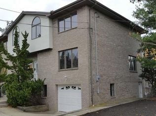 2452 6th St UNIT A, Fort Lee, NJ 07024