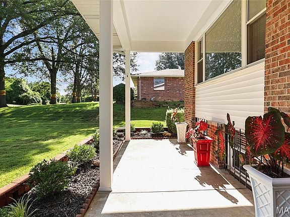 3rd image of 2122 Green Slope Dr