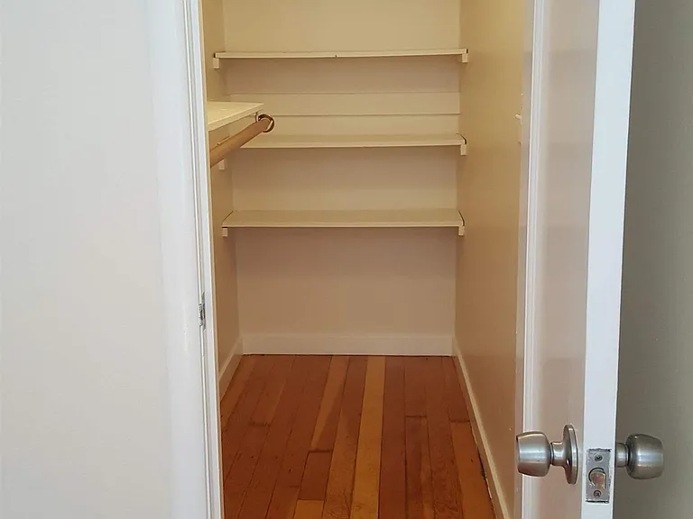627 Rose Ave #4 — Photo 15