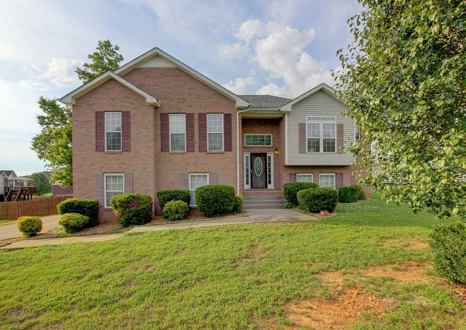 1st image of 3493 Clover Hill Dr