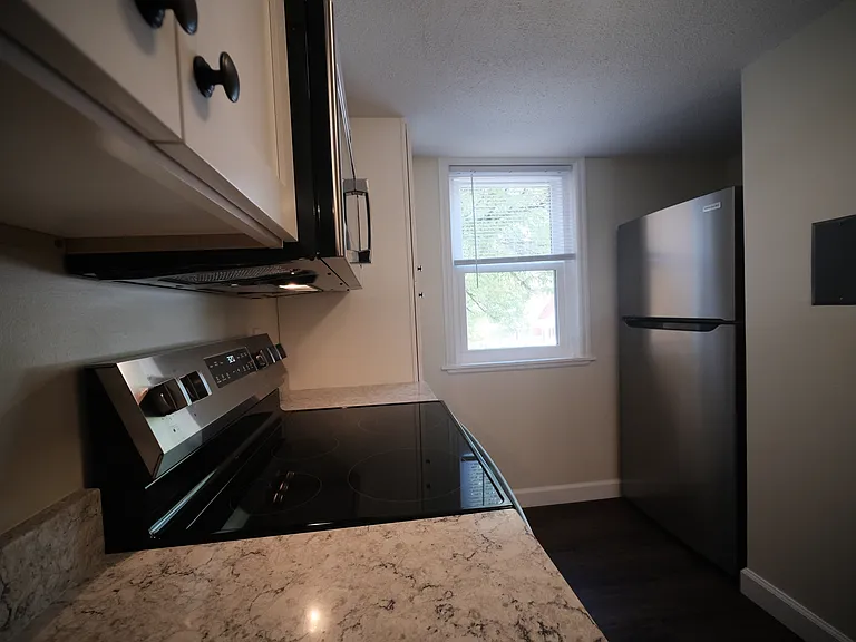 3114 E Covenanter Dr — Photo 4