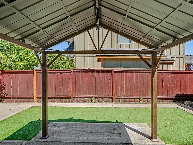 305 Casting St SE — Photo 39