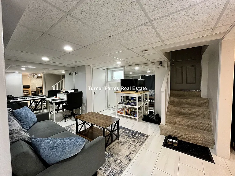 77 Fairfax St #B — Photo 2