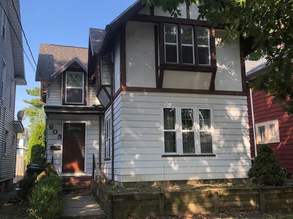 605 Seymour Ave, Lansing, MI 48933