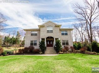 184 Laurel Ave, Livingston, NJ 07039