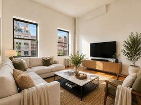 400 E 53rd St, New York, NY