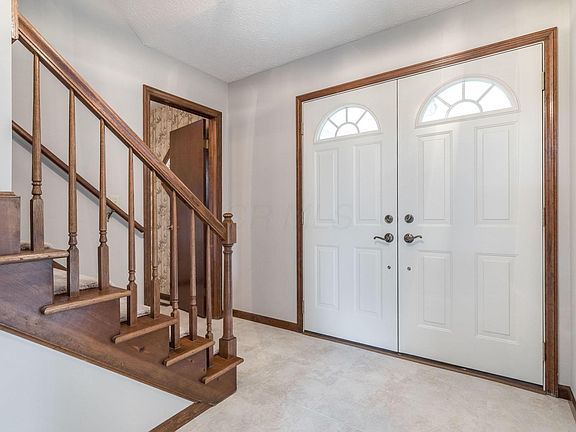 4th image of 9972 Oxford Dr NW