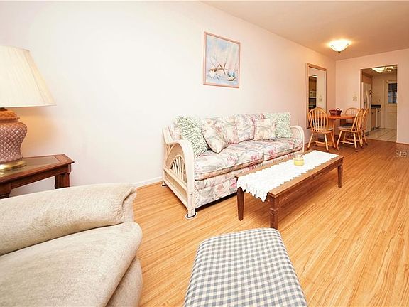 4th image of 6050 21st St N APT 5