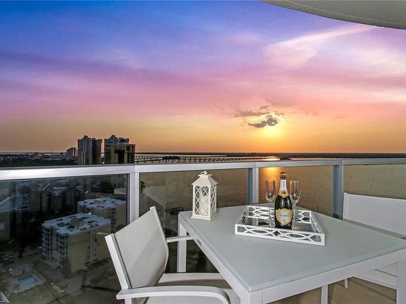 4th image of 3000 Oasis Grand BLVD #2201