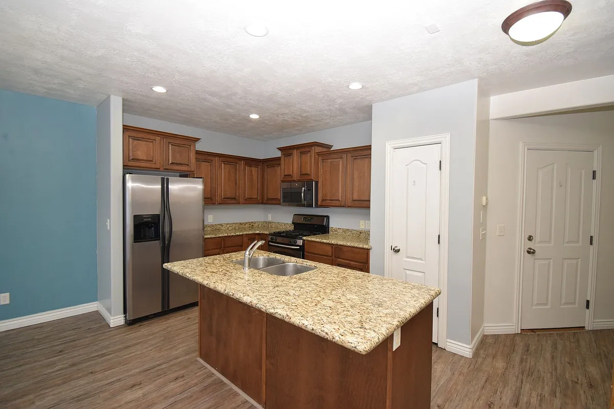 Building Photo - 2182 E Whitekirk Way