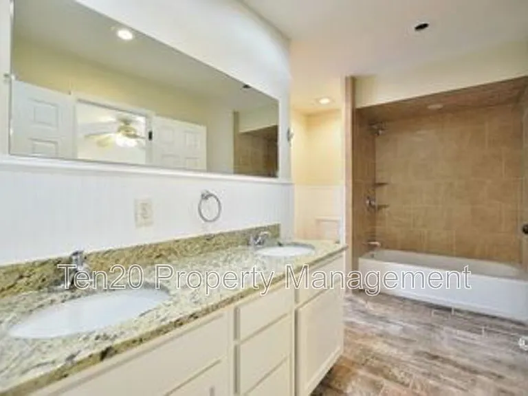 4720 Shenandoah Ct — Photo 17