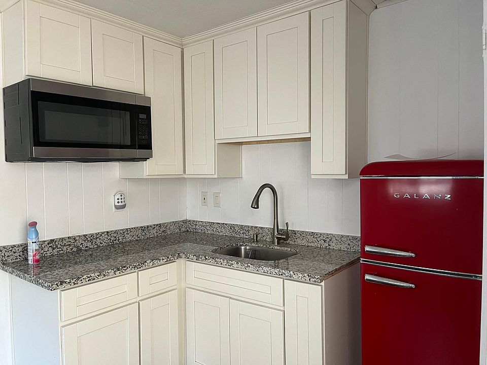1st image of 2752 Lyle Ct Unit B