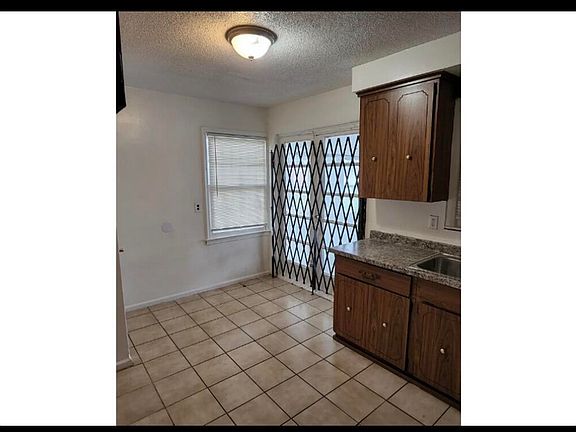 3rd image of 18111 Mitchell St
