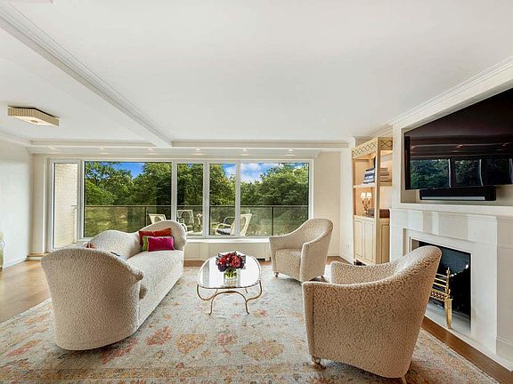 2nd image of 200 Central Park S APT 6D